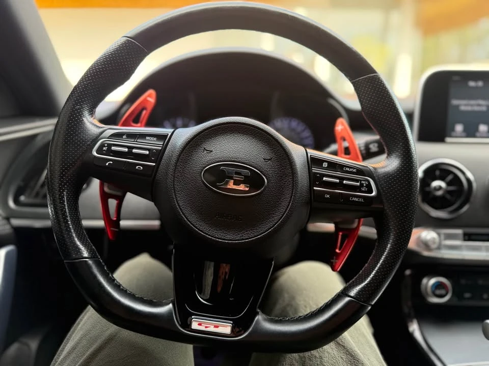 2019 Kia Stinger - Image 2 of 10