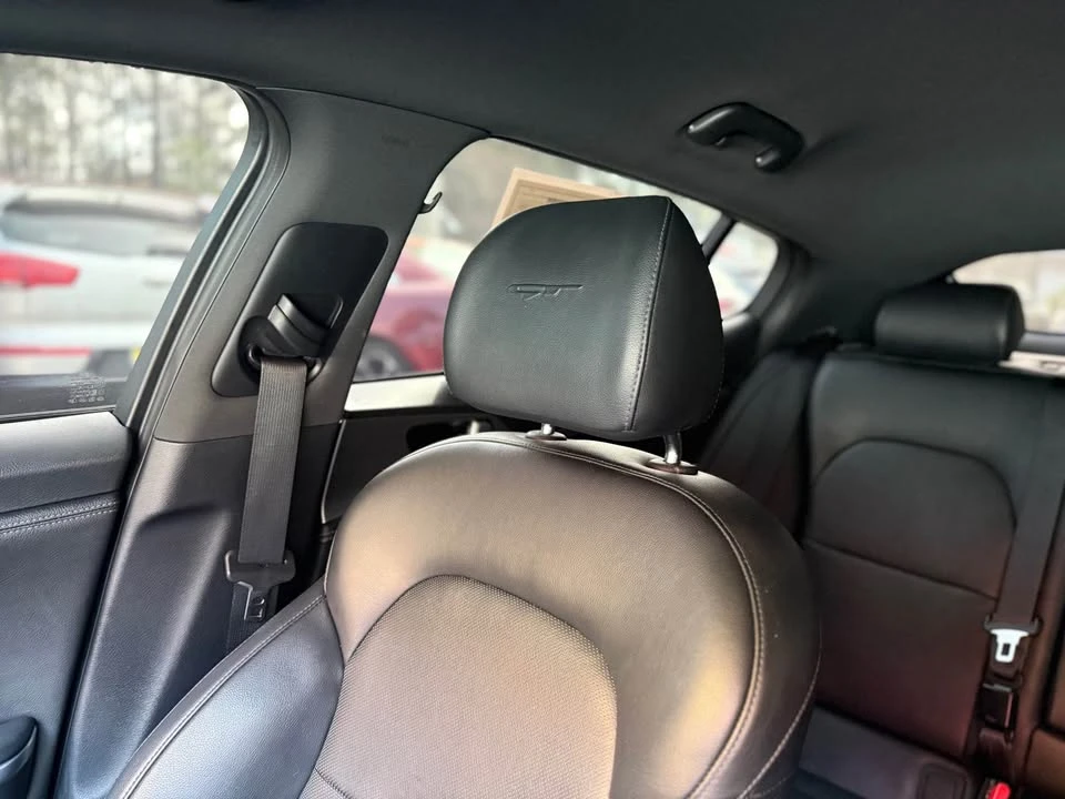 2019 Kia Stinger - Image 4 of 10