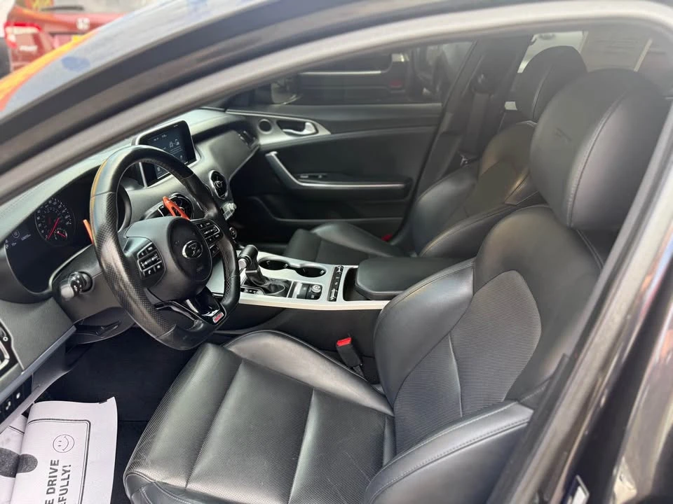 2019 Kia Stinger - Image 6 of 10