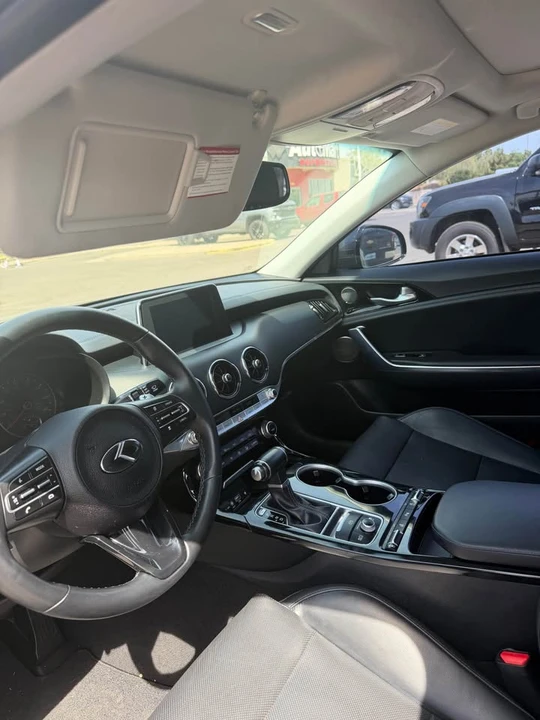 2019 Kia Stinger - Image 2 of 11