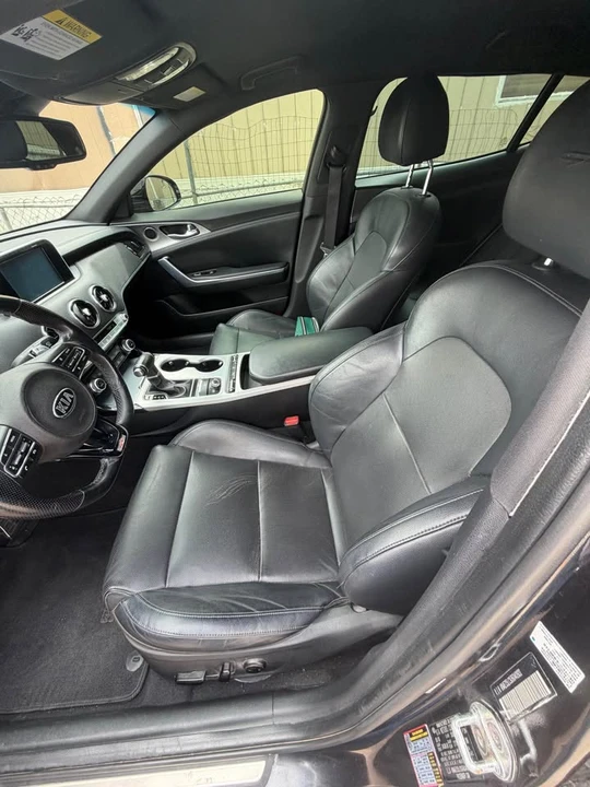 2019 Kia Stinger - Image 11 of 12