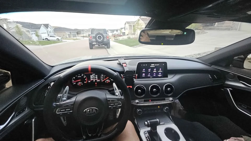 2019 Kia Stinger - Image 6 of 10