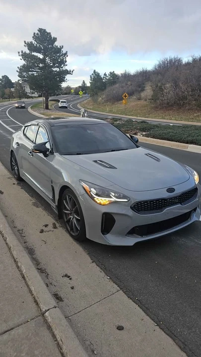2019 Kia Stinger - Image 3 of 10
