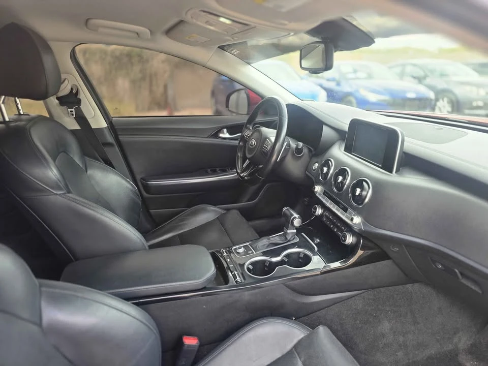 2019 Kia Stinger - Image 12 of 17