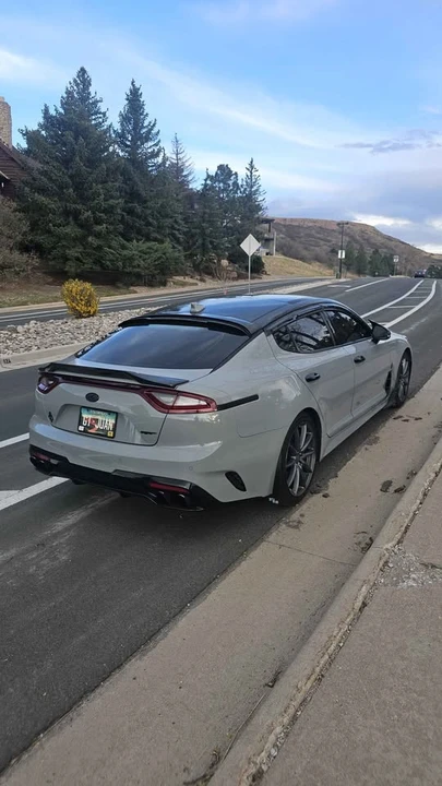 2019 Kia Stinger - Image 4 of 10