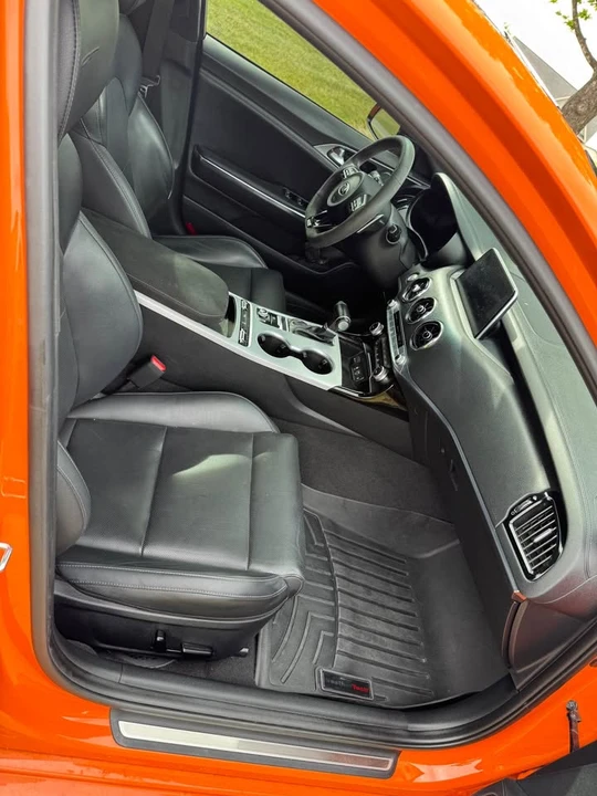 2019 Kia Stinger - Image 8 of 16