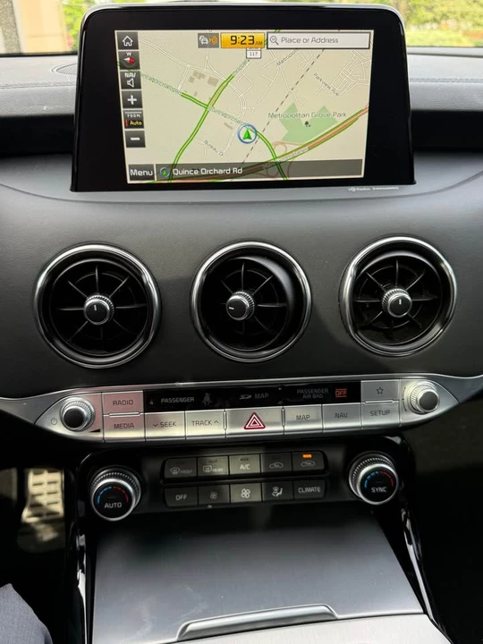 2019 Kia Stinger - Image 18 of 20