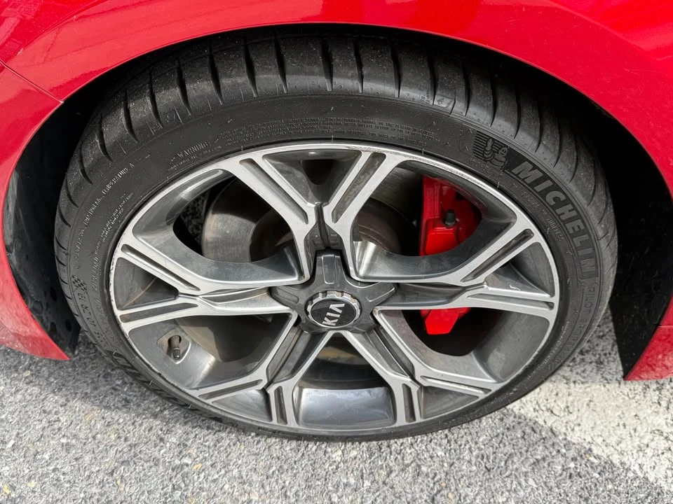 2019 Kia Stinger - Image 9 of 20
