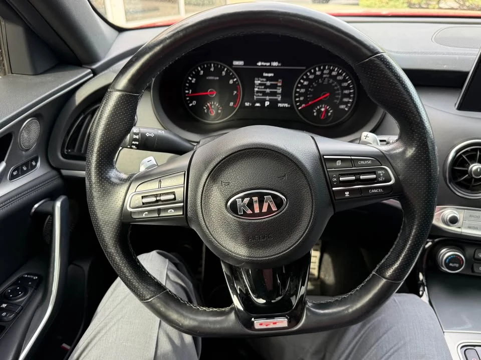 2019 Kia Stinger - Image 15 of 20