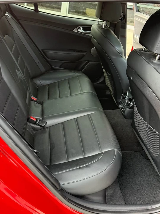 2019 Kia Stinger - Image 14 of 20