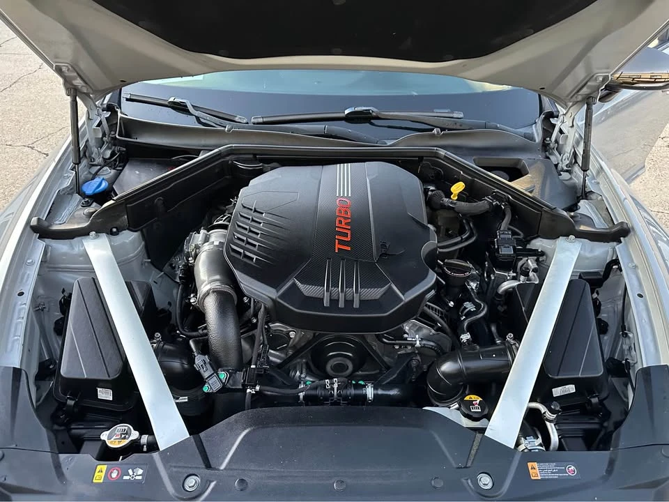 2019 Kia Stinger - Image 8 of 20