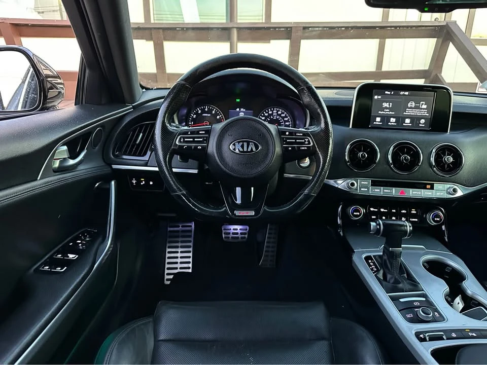 2019 Kia Stinger - Image 13 of 20