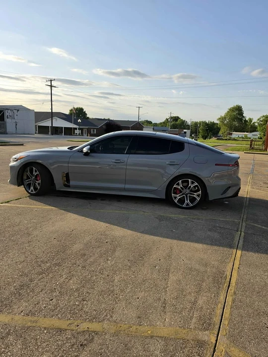 2019 Kia Stinger - Image 7 of 17