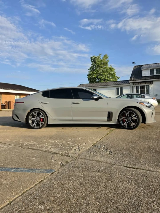 2019 Kia Stinger - Image 4 of 17