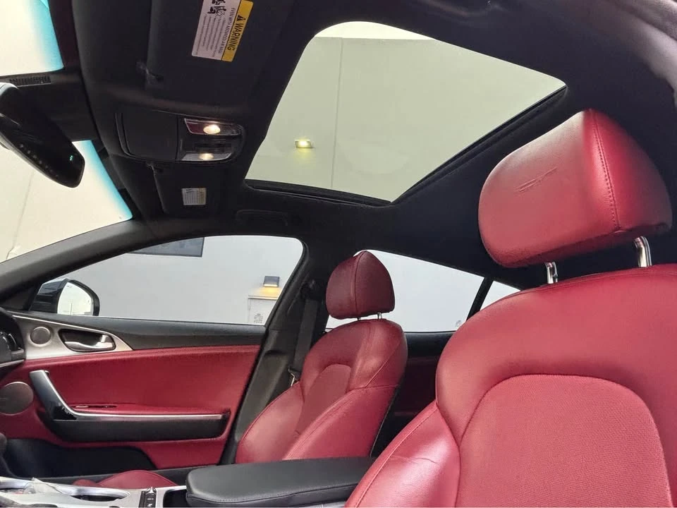 2019 Kia Stinger - Image 10 of 20