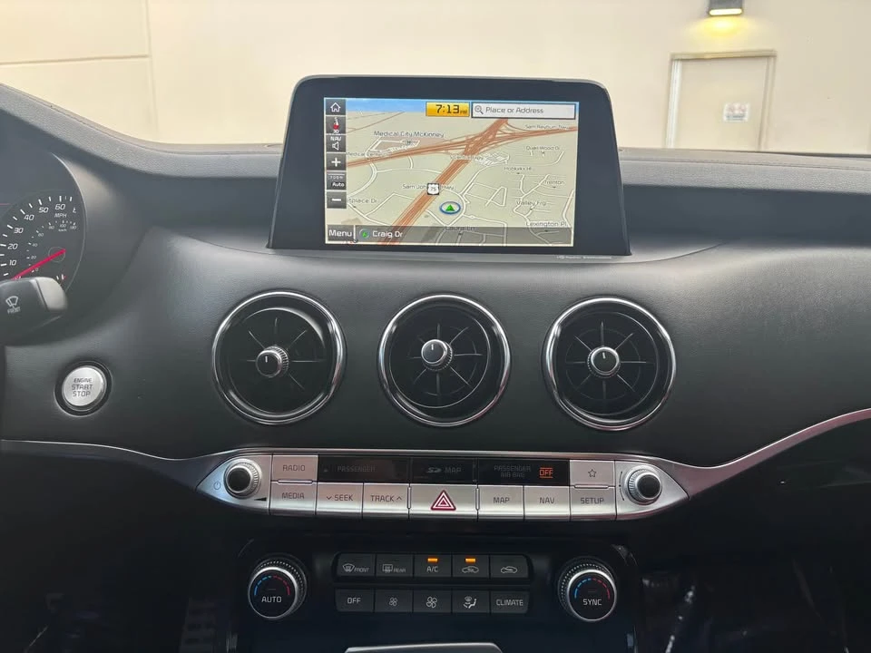 2019 Kia Stinger - Image 11 of 20