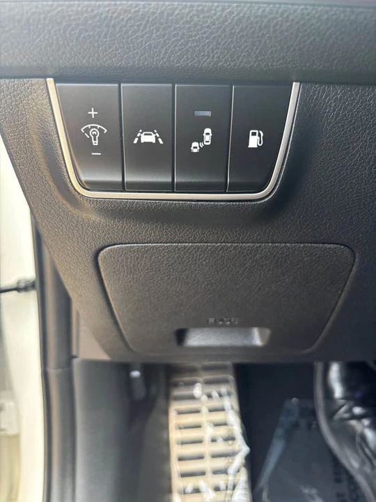 2019 Kia Stinger - Image 16 of 20