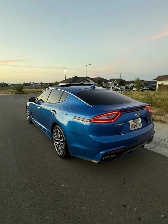 2019 Kia Stinger - Image 4 of 8
