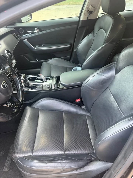 2019 Kia Stinger - Image 8 of 10