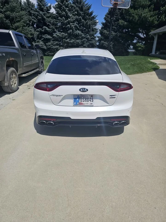 2019 Kia Stinger - Image 5 of 18