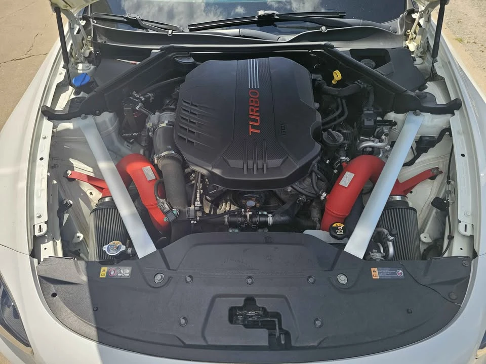 2019 Kia Stinger - Image 16 of 18