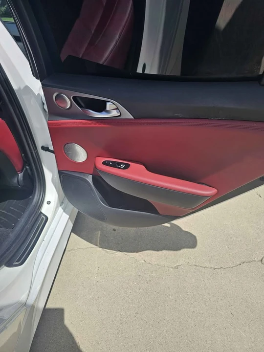 2019 Kia Stinger - Image 9 of 18