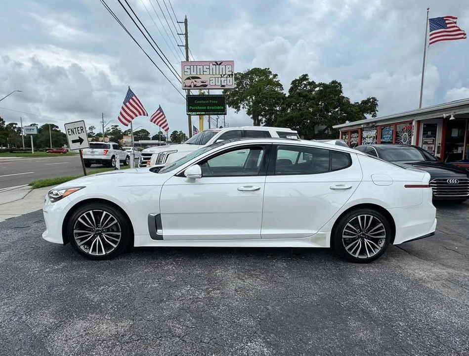 2019 Kia Stinger - Image 2 of 18