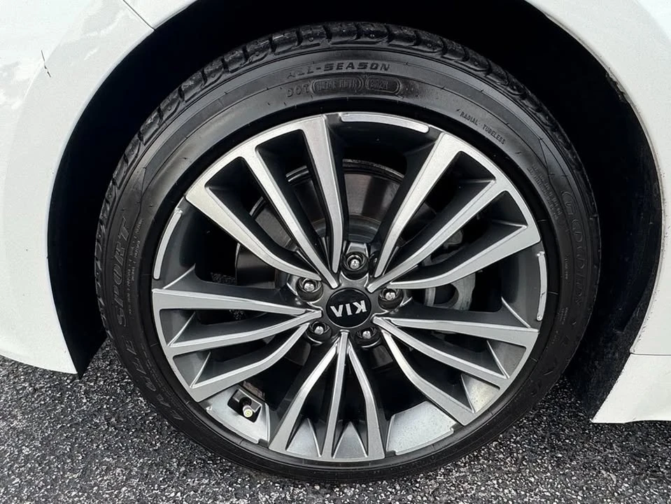 2019 Kia Stinger - Image 6 of 18