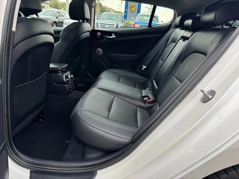 2019 Kia Stinger - Image 14 of 18