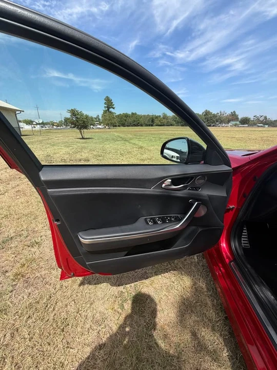 2019 Kia Stinger - Image 7 of 17