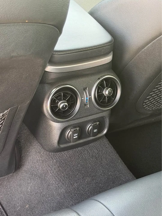 2019 Kia Stinger - Image 17 of 17