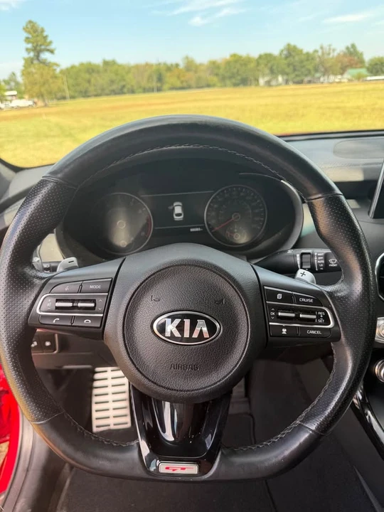2019 Kia Stinger - Image 10 of 17
