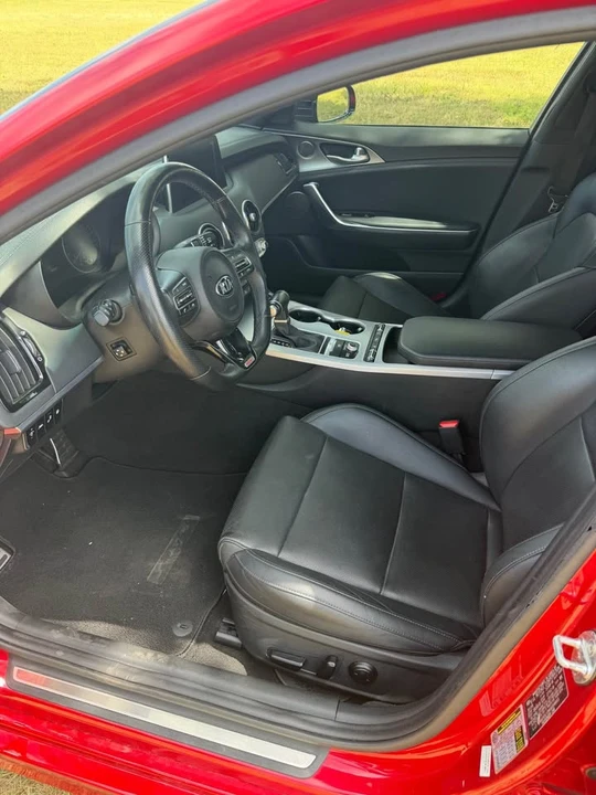 2019 Kia Stinger - Image 8 of 17