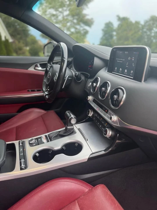 2019 Kia Stinger - Image 10 of 20