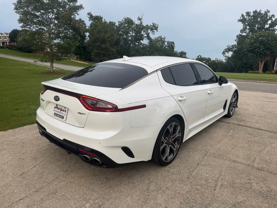 2019 Kia Stinger - Image 17 of 20