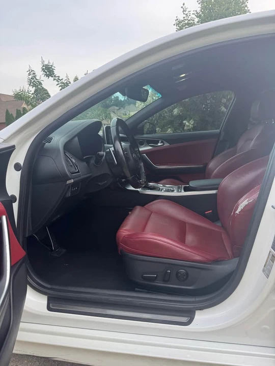 2019 Kia Stinger - Image 15 of 20