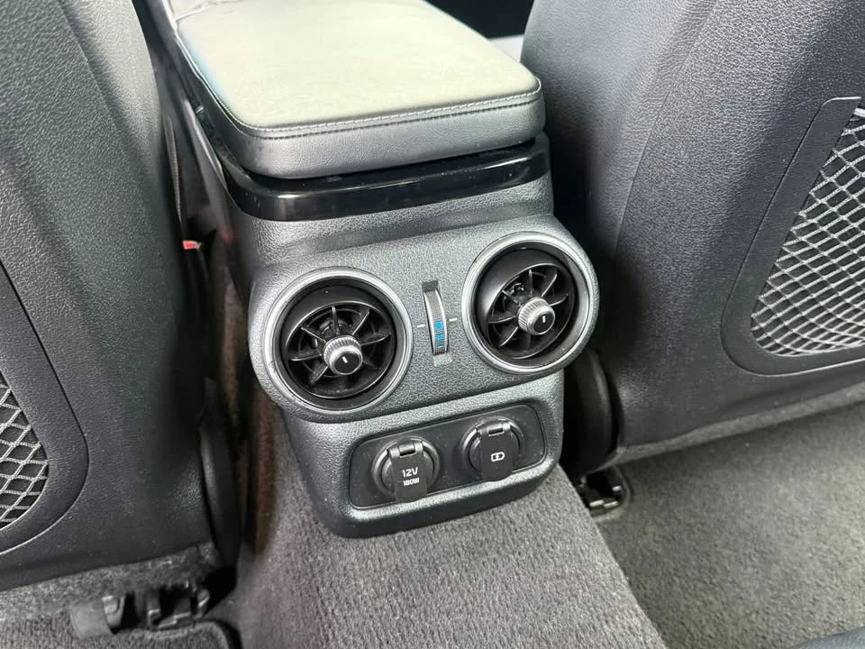2019 Kia Stinger - Image 18 of 20