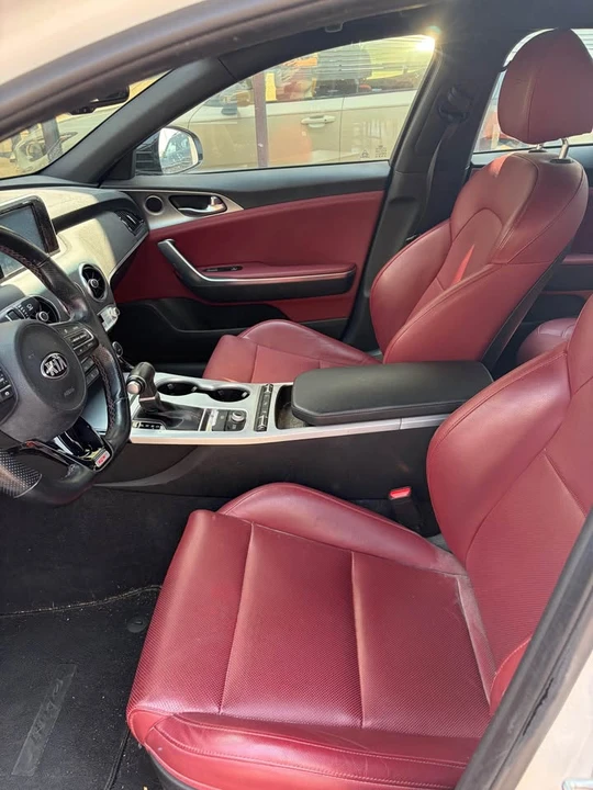 2019 Kia Stinger - Image 3 of 4