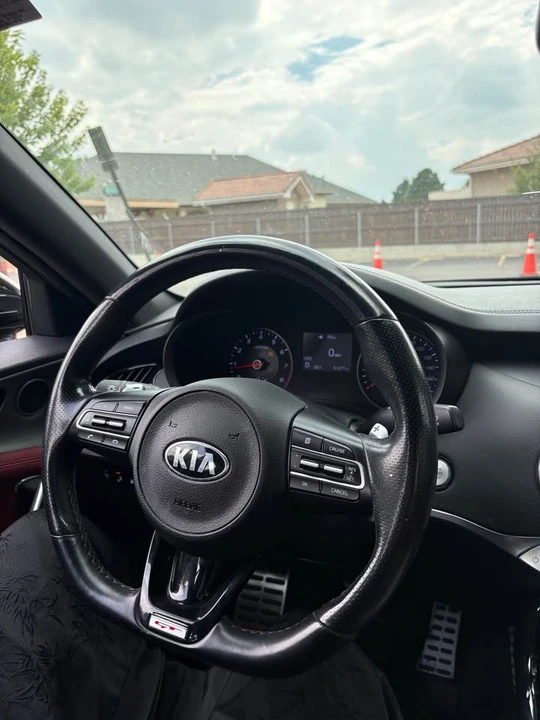 2019 Kia Stinger - Image 7 of 19