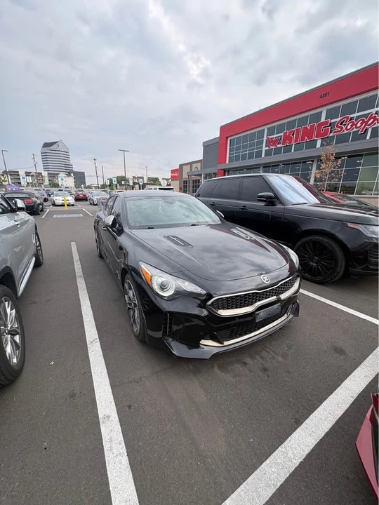 2019 Kia Stinger - Image 2 of 19