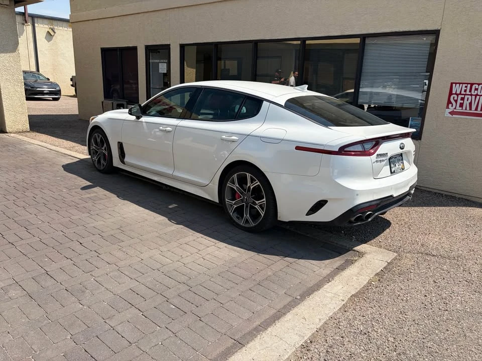 2019 Kia Stinger - Image 2 of 4