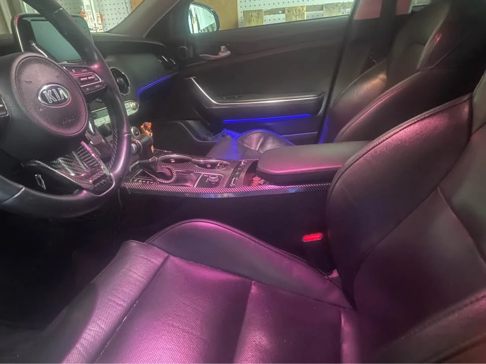 2019 Kia Stinger - Image 7 of 10