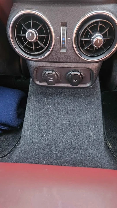 2019 Kia Stinger - Image 8 of 15