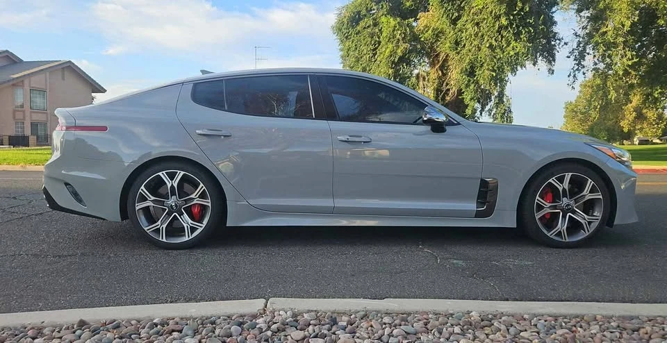 2019 Kia Stinger - Image 2 of 15