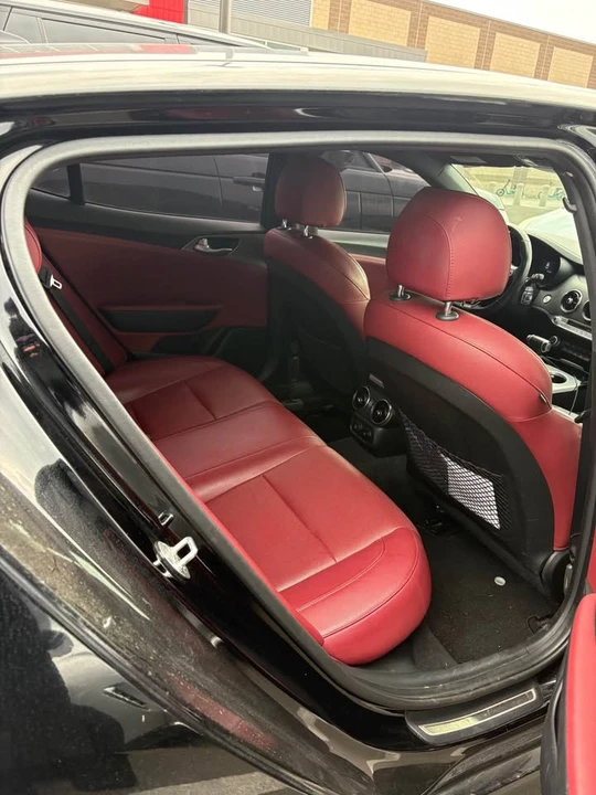 2019 Kia Stinger - Image 16 of 19