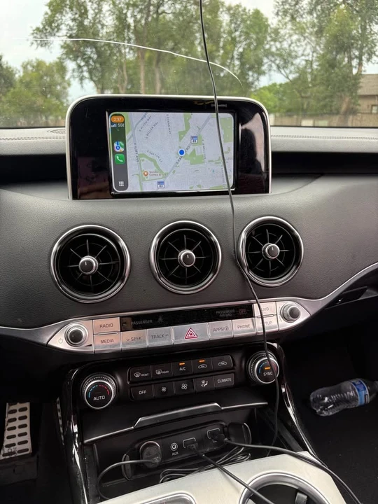 2019 Kia Stinger - Image 8 of 19