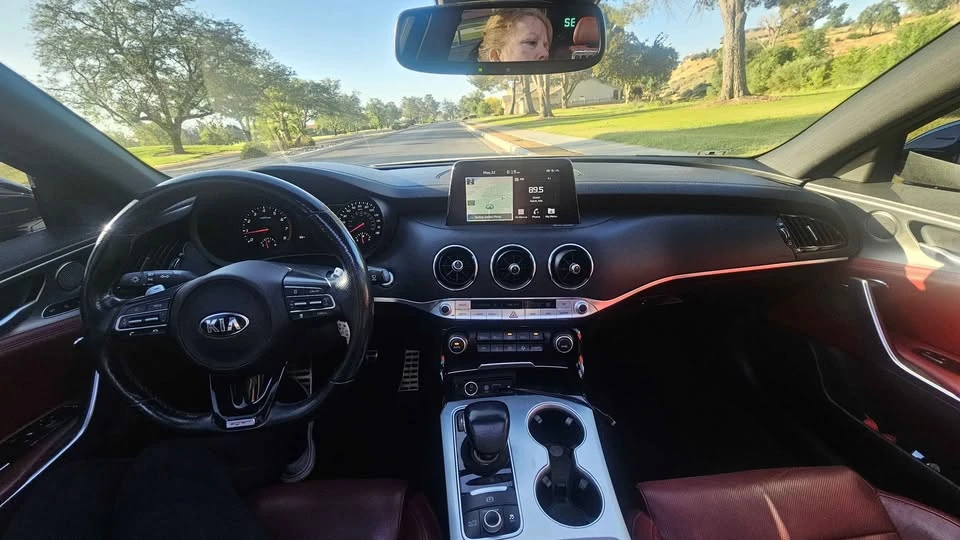 2019 Kia Stinger - Image 9 of 15