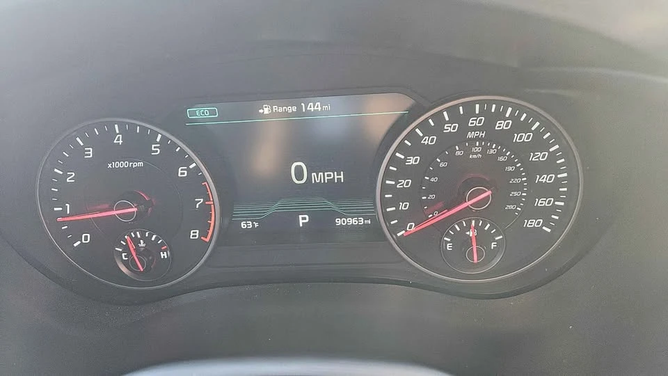 2019 Kia Stinger - Image 10 of 15