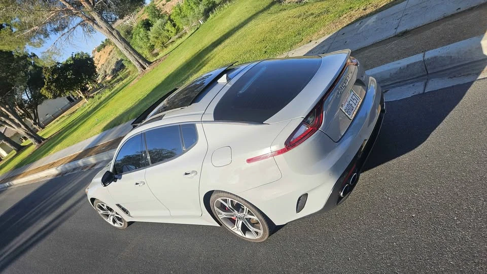 2019 Kia Stinger - Image 12 of 15