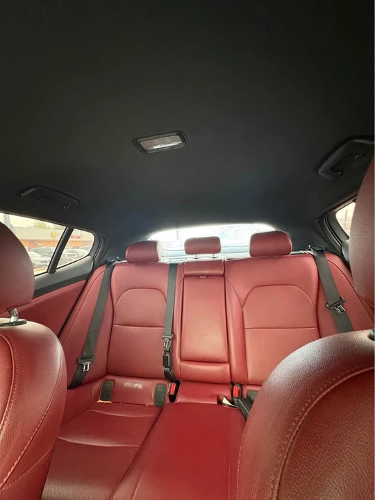 2019 Kia Stinger - Image 10 of 19